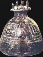 Свастика на крышке урны для праха, 800 г.до н.э.