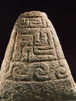 Свастика на кельтском памятнике, the Kermaria Stone, 4 в. до н.э.