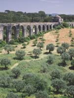 Акведук в Португалии