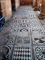 Мозаика со славяно-арийскими символами, вилла Силина, Ливия